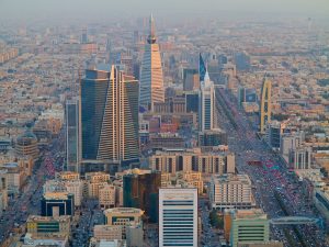 برامج رؤية 2030 تضع الاقتصاد السعودي على طريق الازدهار