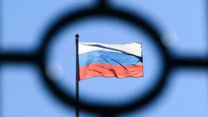 حرب تجميد الأصول بين موسكو والغرب.. خبير اقتصادي لـ”الوئام”: روسيا تمتلك 4 كروت للرد