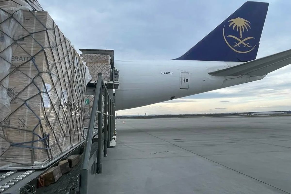 وصول الطائرة الإغاثية السعودية الـ9 لمساعدات الشعب الأوكراني إلى بولندا