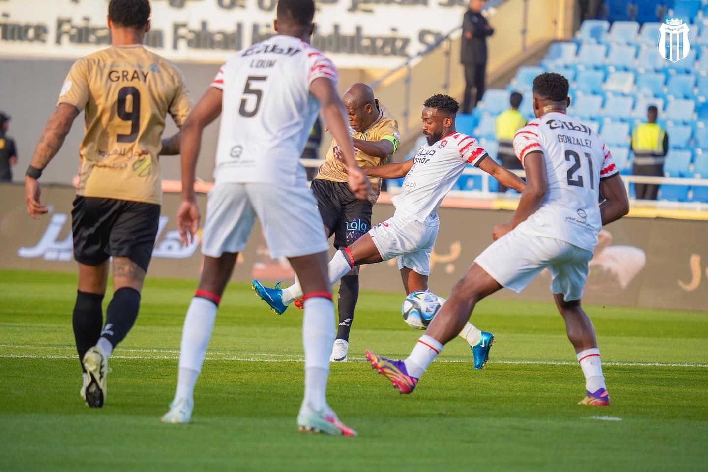 التعادل الإيجابي يحسم مباراة الرياض والرائد في دوري روشن