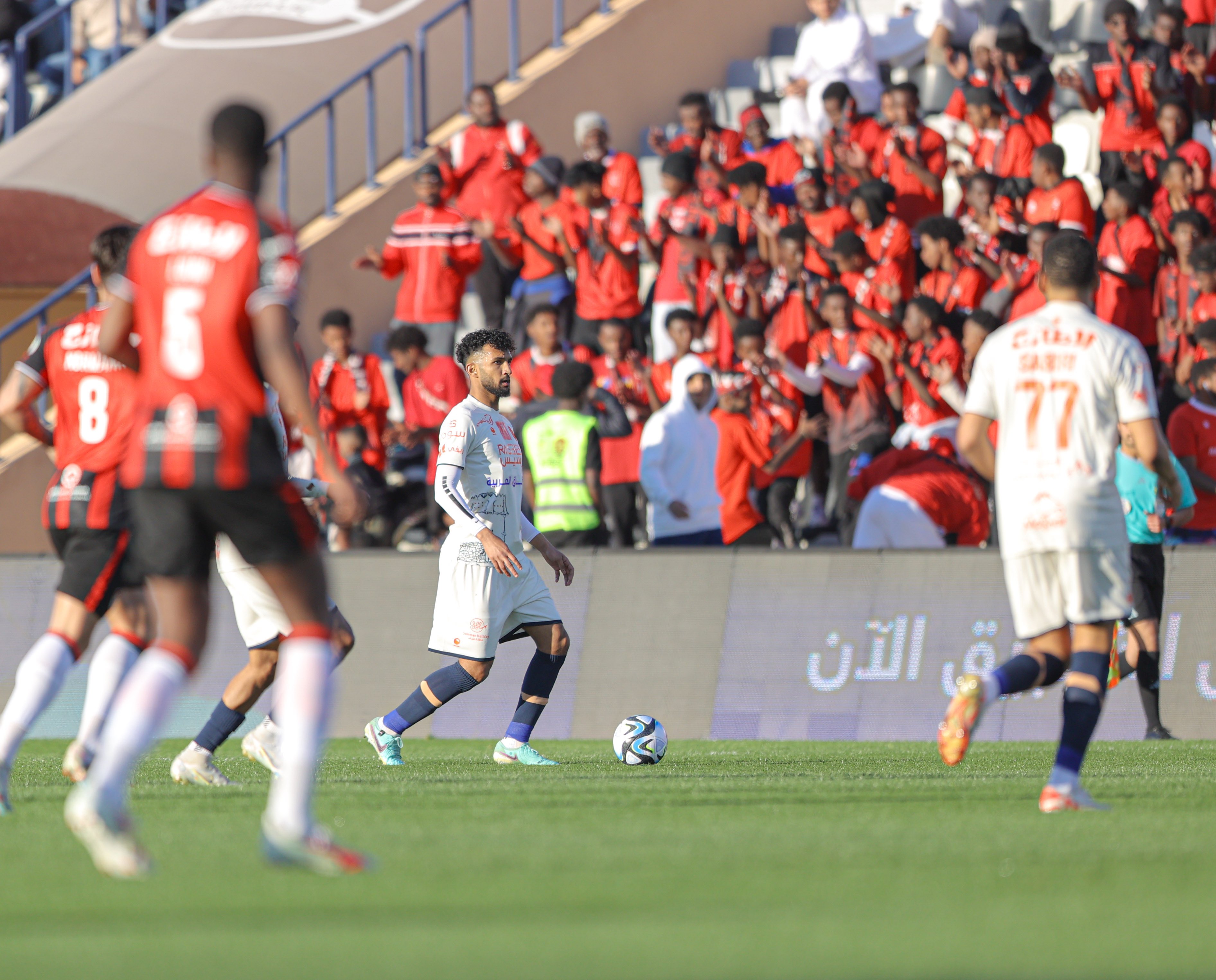 الفيحاء يفوز على الرائد بثنائية في دوري روشن