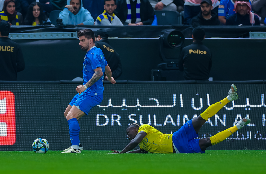 على حساب النصر.. الهلال‬ يتوج بأول بطولة من أرض المملكة أرينا