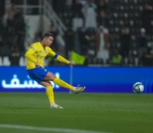 رونالدو يسجل هدف تقدم النصر أمام الأهلي