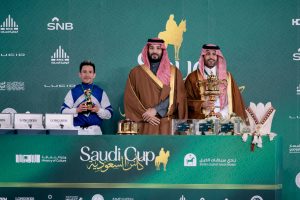 ولي العهد يتوّج الفائز بكأس السعودية 2024 لسباقات الخيل الأغلى في العالم