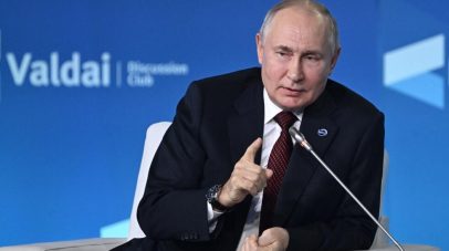 بوتين: روسيا تعرف منفذي هجوم “كروكوس” الإرهابي ولكنها مهتمة بمعرفة من أمر به