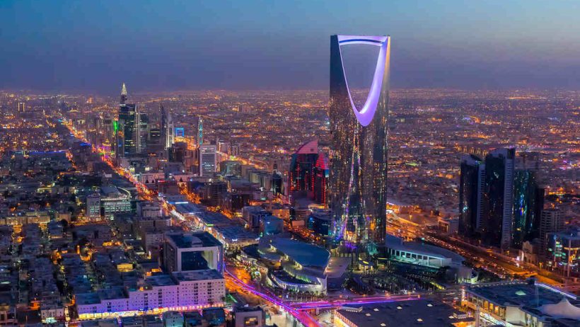 اهتمام عالمي بالإنجاز السعودي التاريخي.. نمو استثنائي للأنشطة غير النفطية