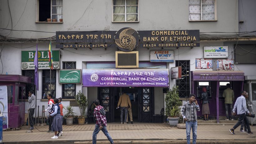 “خلل فني” يُربك بنك إثيوبي ويهدد حسابات 38 مليون عميل بعد سحب ملايين الدولارات بالخطأ
