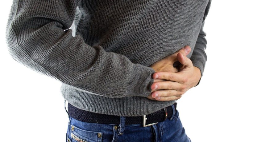 3 مؤشرات تؤكد إصابتك بمشكلة في الأمعاء.. احذرها