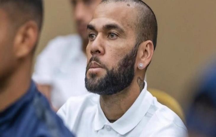 داني ألفيس يبيت ليلة أخرى في السجن لعدم دفعه الكفالة