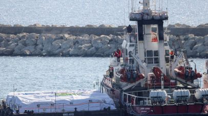 بعد فترة من تأخيرها.. سفينة قبرصية محملة بالمساعدات تبحر إلى قطاع غزة