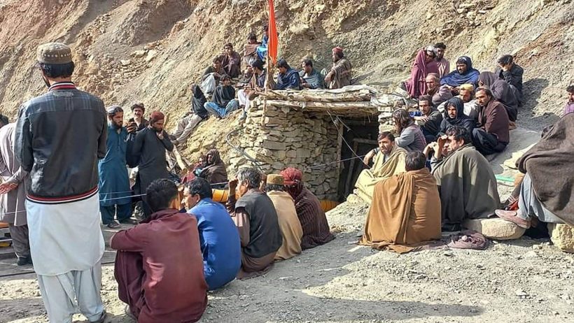 12 قتيلا بانهيار منجم في باكستان