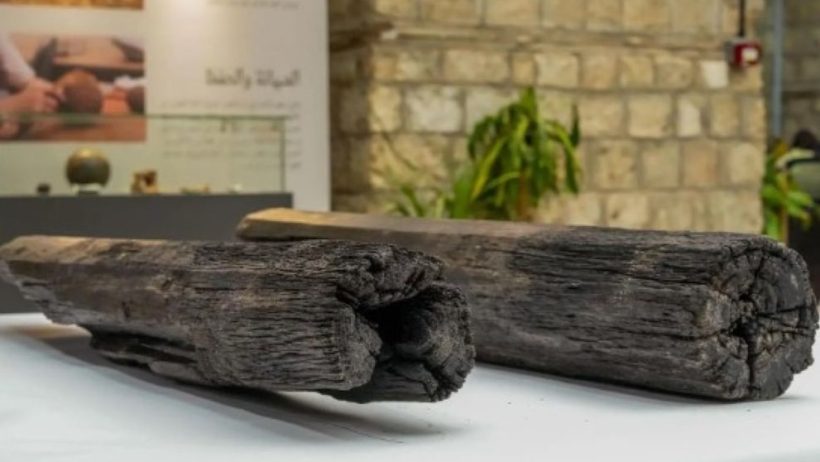 تاريخ ينبض في جدة.. اكتشاف ساريتين أثريتين من الأبنوس النادر في مسجد عثمان بن عفان اكتشاف ساريتين أثريتين من الأبنوس النادر