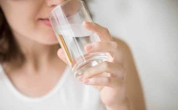 أطباء أمريكيون: 5 أسباب للشعور بالعطش الدائم