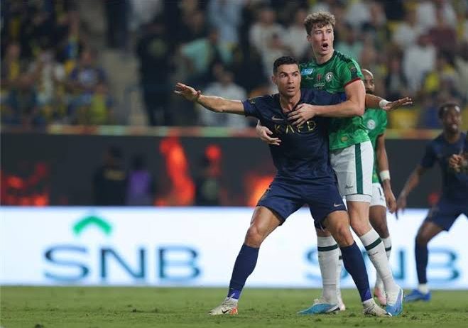 مدافع الاتفاق ينضم للمنتخب الاسكتلندي