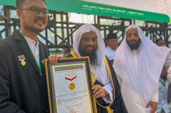 “الشؤون الإسلامية” تحقق رقمًا قياسيًا بأطول مائدة إفطار في دول الآسيان
