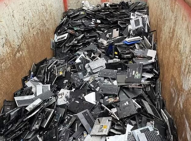 النفايات الإلكترونية تهدد العالم.. وعام 2030 الأكثر خطرًا