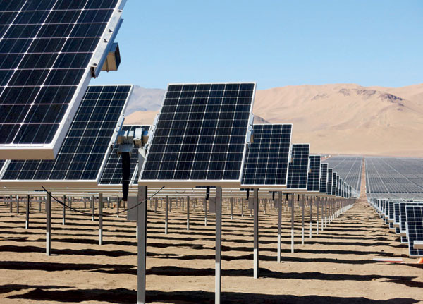 السعودية تُطلق العنان لطاقات مستدامة عبر مشروعات طاقة شمسية عملاقة
