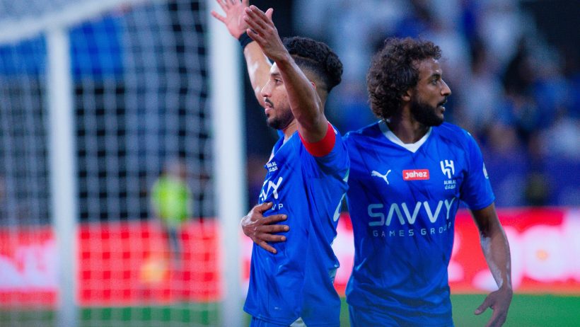 بثنائية على ضمك.. الهلال يواصل كسر الأرقام في مباراة صعبة