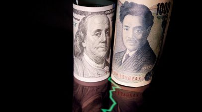 انخفاض الدولار واستقرار اليوان أمام الروبل الروسي