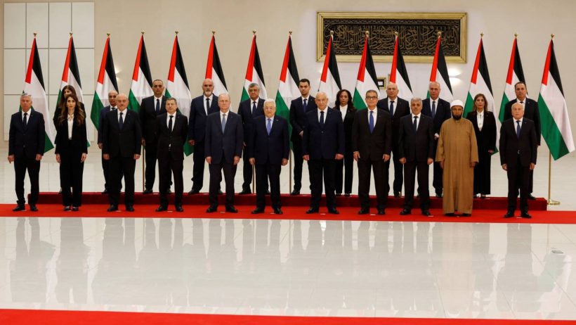 الحكومة الفلسطينية الجديدة تؤدي اليمين الدستورية
