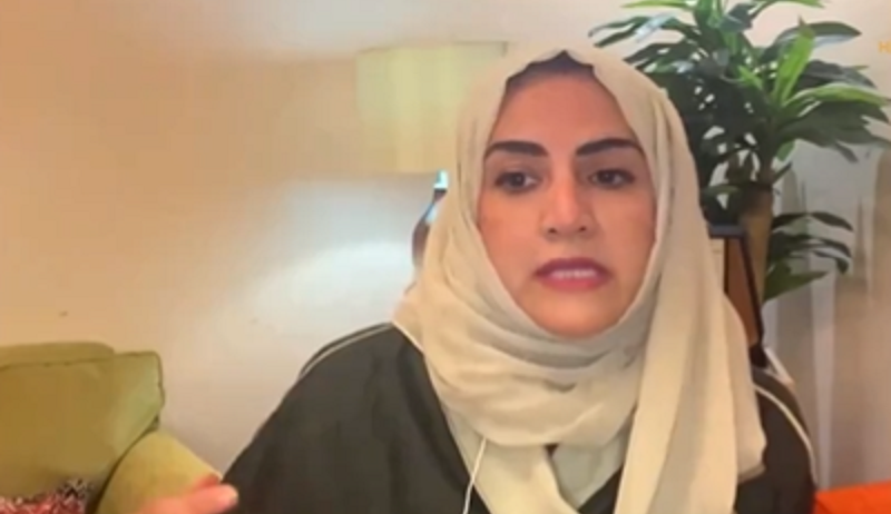 زوجك لا يقدّم لك هدايا بالمناسبات السعيدة؟ لا تظلمينه واعرفي السبب