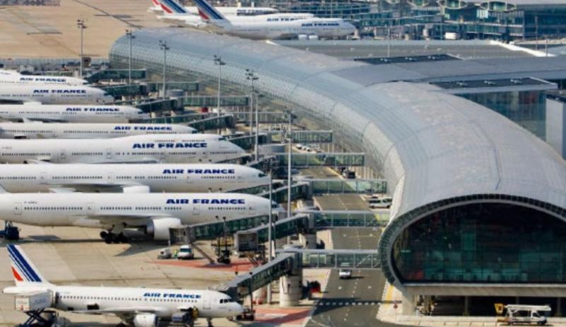 رحلات باريس معطلة رغم إلغاء إضراب مراقبي الحركة الجوية