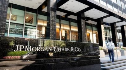 القضاء يجمد حسابات بنك “جي بي مورغان” الأمريكي في روسيا