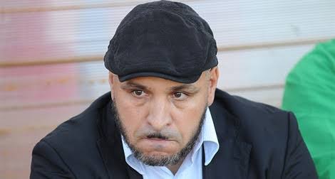 اتفاق نهائي بين نادي الأخدود والمدرب الجزائري نور الدين بن زكري