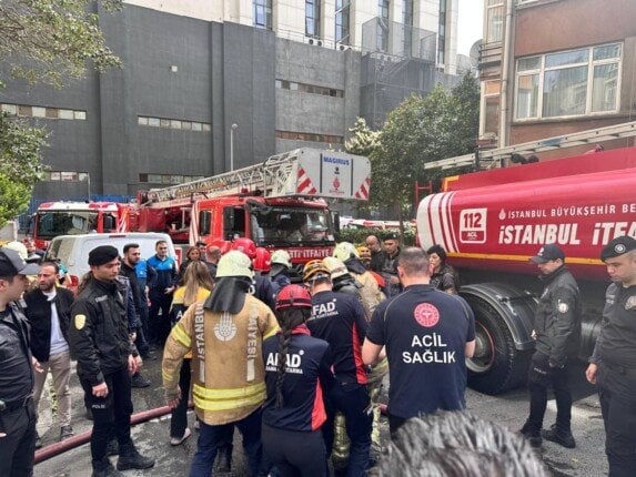 27 قتيلًا في حريق ملهى ليلي بإسطنبول