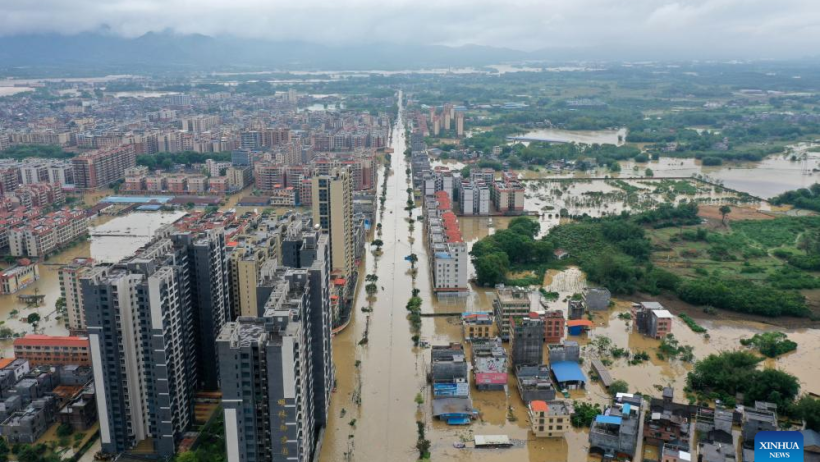 الفيضانات تضرب قوانغدونغ جنوبي الصين والسلطات تعيد توطين السكان