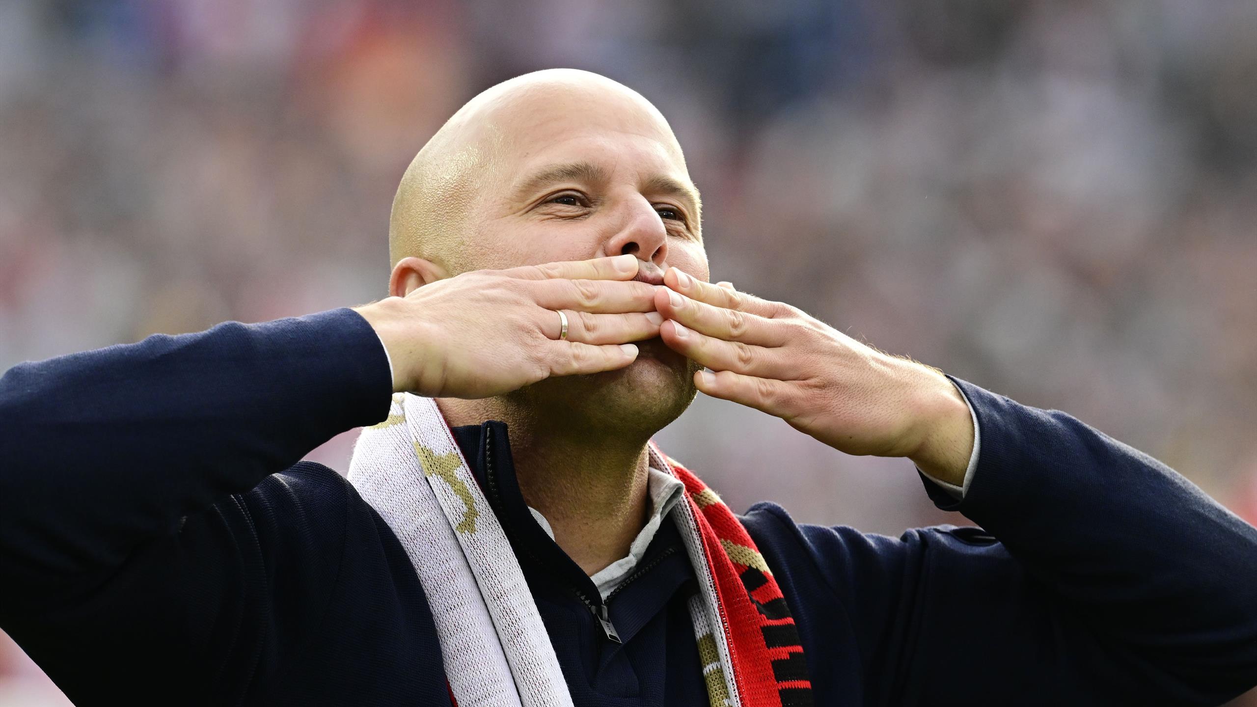 مصير آرني سلوت مع ليفربول بعد رباعية مانشستر سيتي