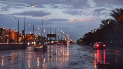 إنذار أحمر من “الأرصاد”: أمطار غزيرة وصواعق رعدية في الرياض