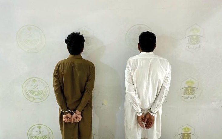 القبض على مروّجي مخدرات في مداهمة حية بالرياض
