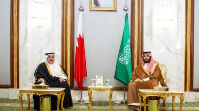 ولي العهد يستعرض مع ولي عهد البحرين العلاقات التاريخية وفرص التعاون الثنائي