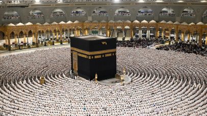مليونان ونصف مُصل يشهدون ختم القرآن بالمسجد الحرام ليلة 29