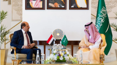 وزير الخارجية يبحث مع نظيره اليمني سبل تعزيز العلاقات الثنائية
