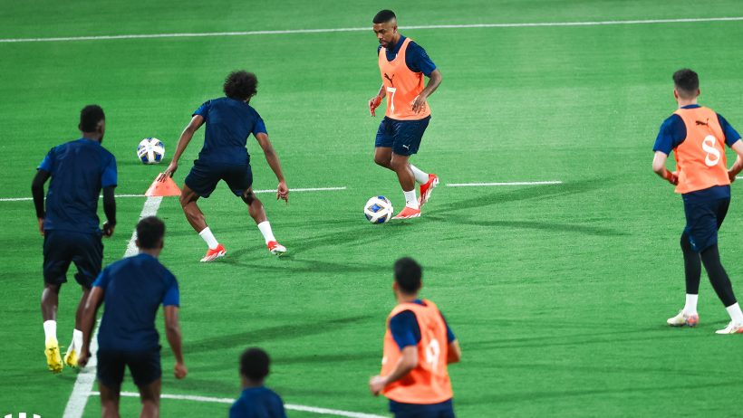 ميتروفيتش يصل الرياض والدوسري يشارك في مران الهلال