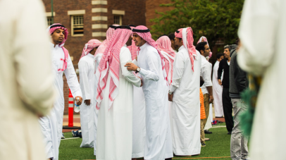 51% من السعوديين يقضون العيد مع أسرهم و6% في العمل
