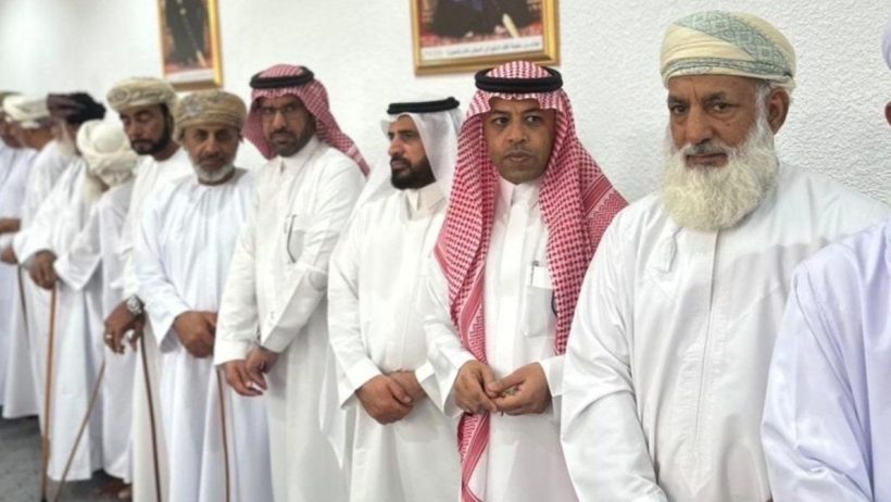 أعضاء سفارة السعودية بعُمان يقدمون واجب العزاء في ضحايا الأمطار