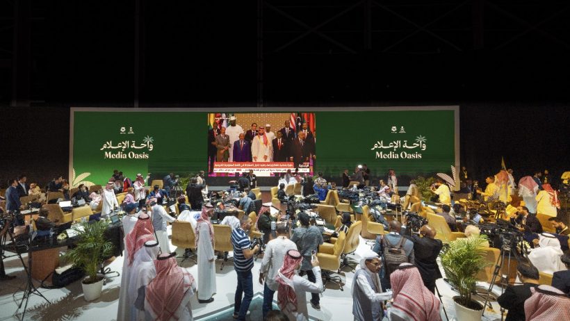 “واحة الإعلام” تسلّط الضوء على إنجازات السعودية تزامناً مع “المنتدى الاقتصادي العالمي”