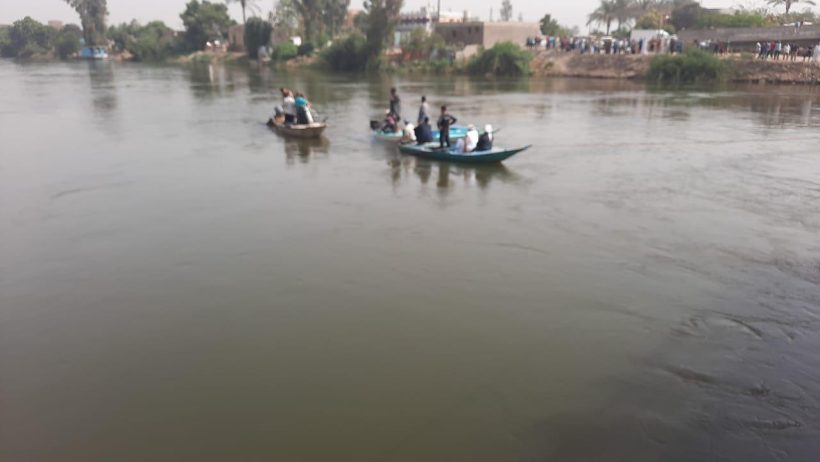 مصرع 15 فتاة بغرق سيارة في نهر النيل بمصر