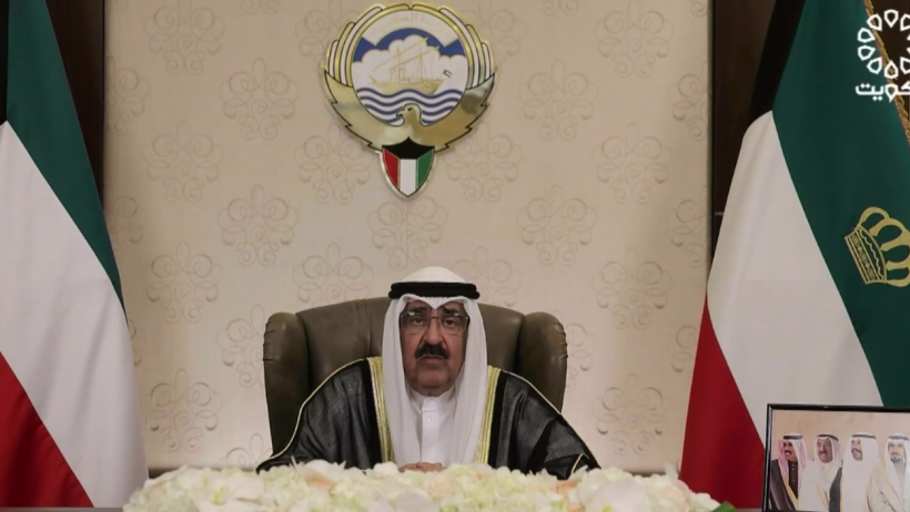 أمير الكويت يعلن حل مجلس الأمة وتعليق بعض بنود الدستور في البلاد