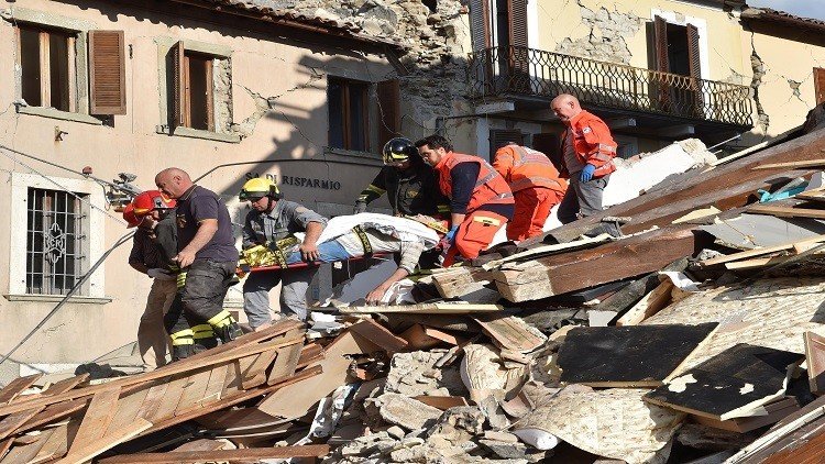49 هزة أرضية تثير الذعر في إيطاليا.. أعادت ذكريات كارثة الـ100 ألف قتيل