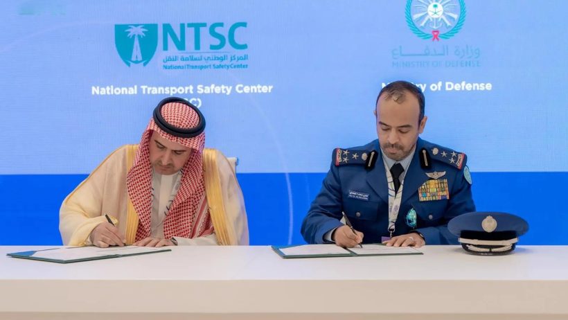 لدعم التحقيق في حوادث الطائرات.. مذكرة تعاون بين “سلامة النقل” و”الدفاع”