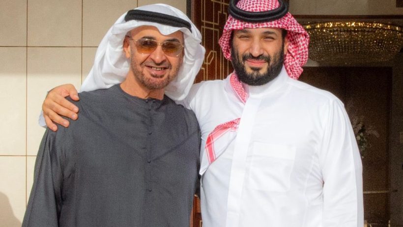 ولي العهد يلتقي بالشيخ محمد بن زايد بقصر العزيزية في المنطقة الشرقية