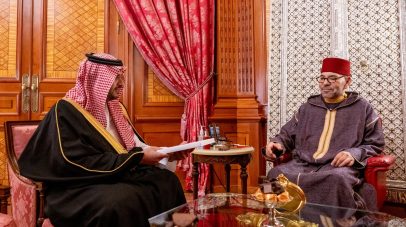 الأمير تركي بن محمد بن فهد ينقل رسالة خطية من خادم الحرمين وولي العهد لملك المغرب