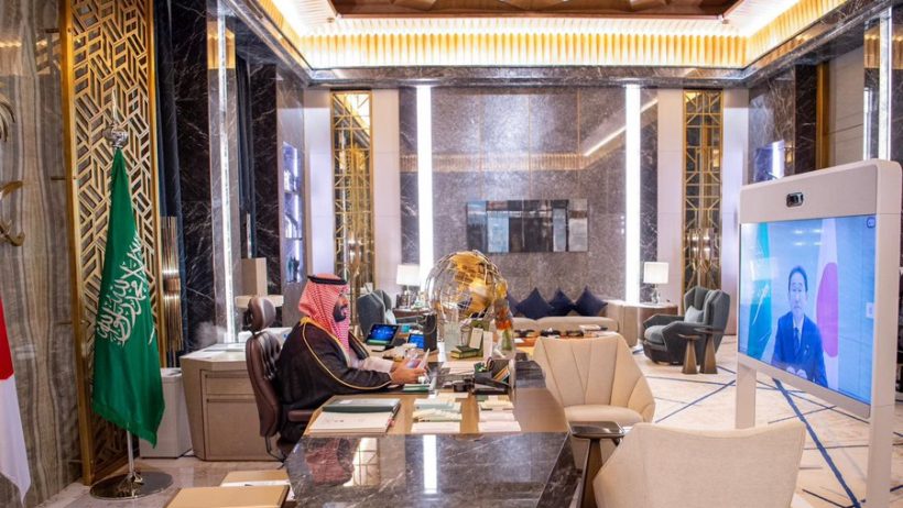 في اتصال مرئي.. ولي العهد ورئيس وزراء اليابان يبحثان تعزيز العلاقات الثنائية وتطوير التعاون في كافة المجالات