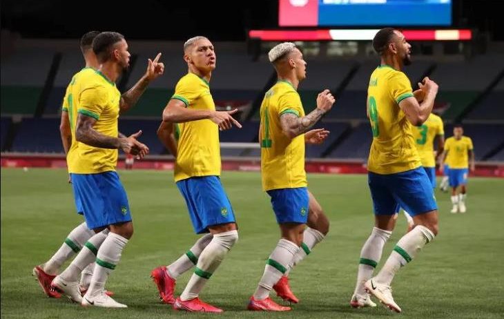 مدرب البرازيل يضم 3 لاعبين لقائمة المنتخب استعدادًا لبطولة كوبا أمريكا