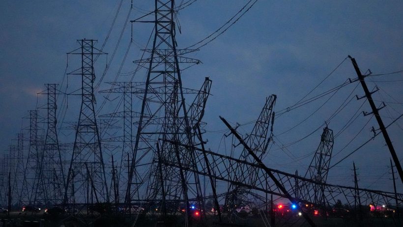 عاصفة استثنائية تقتل 4 في الولايات المتحدة وتحرم 800 ألف عائلة من الكهرباء