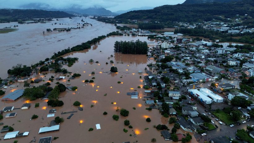 فيضانات البرازيل تبتلع البشر والحجر.. كوارث لم تحدث منذ 1941
